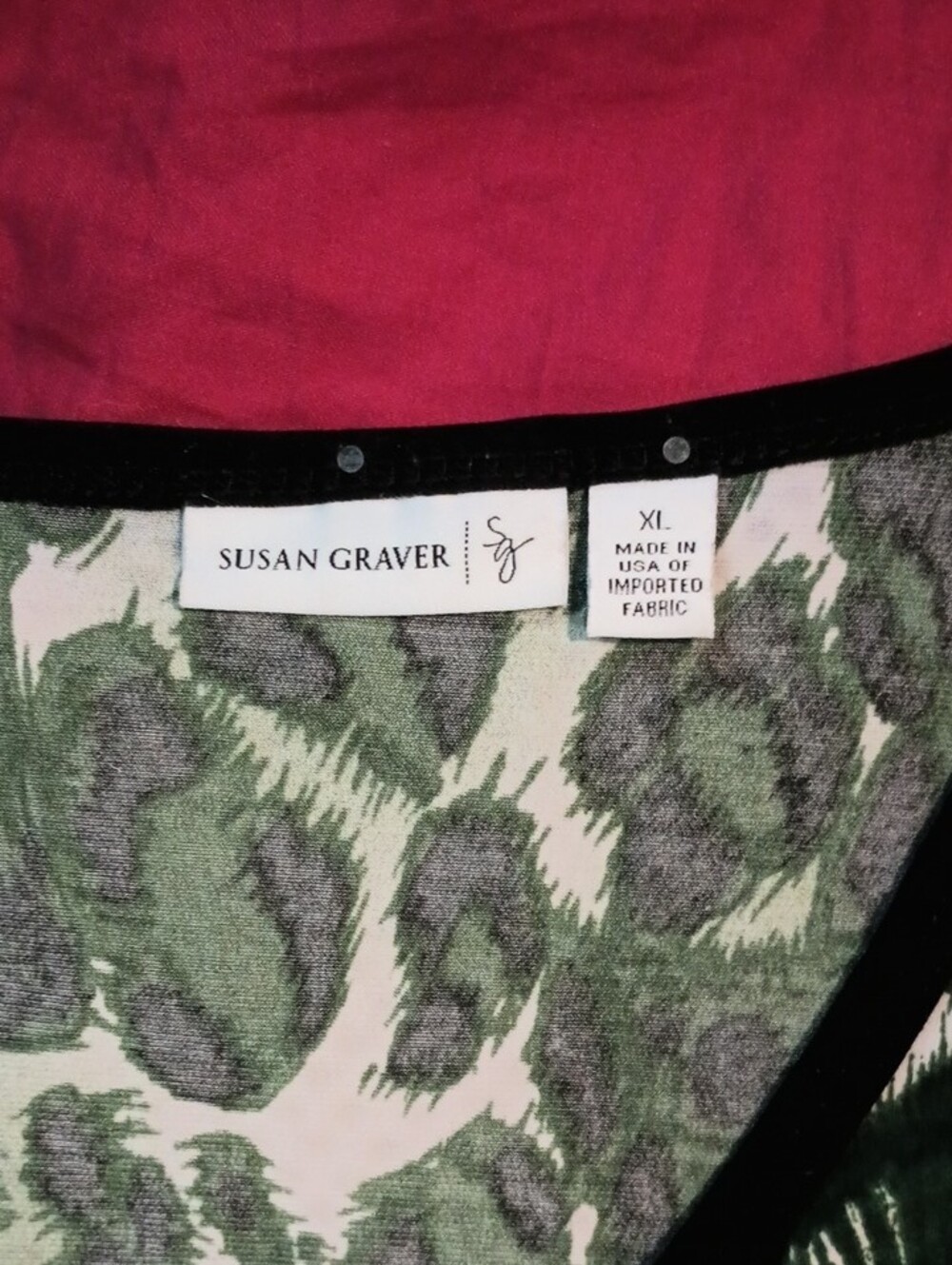 Susan Graver Green Animal-Print V-Neck Long Sleeve Top With Sequins Woman's XL - Picture 4 of 10